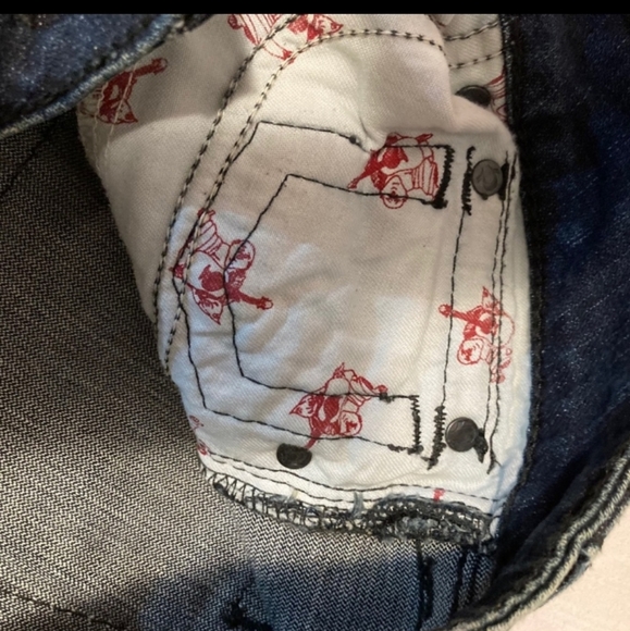 "True Religion" jeans - Picture 3 of 6